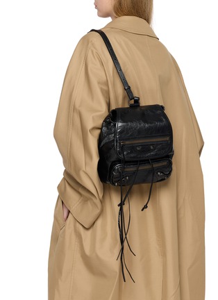 模特儿示范图 - 点击放大 - BALENCIAGA - 迷你 LE CITY 皮革双肩包